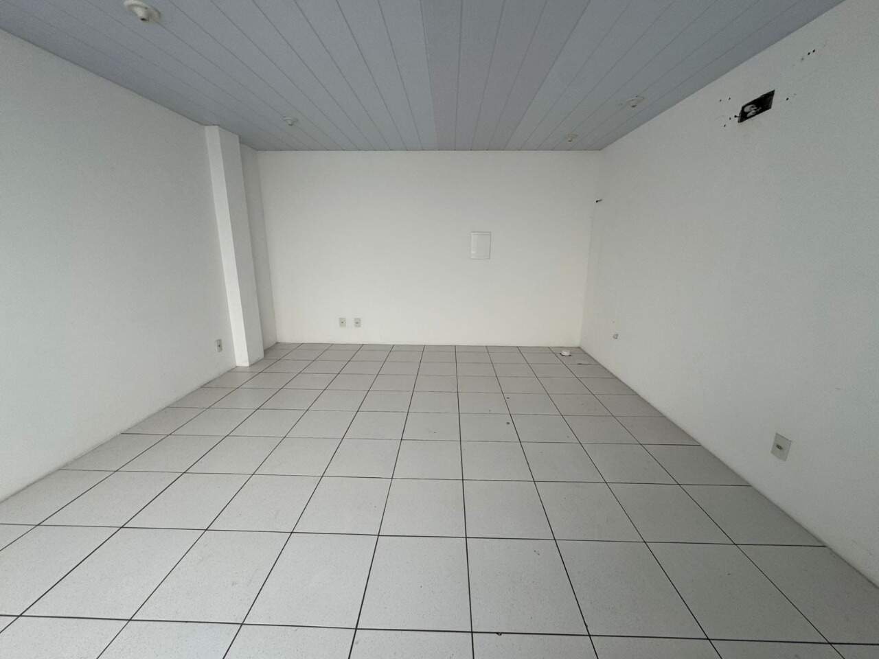 Sala Comercial para aluguel no Kobrasol: 