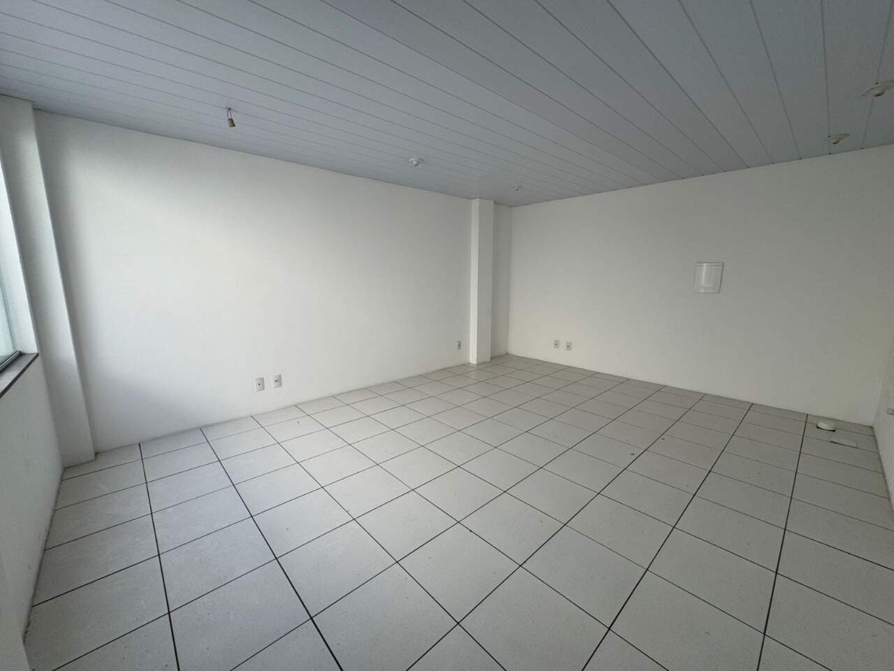 Sala Comercial para aluguel no Kobrasol: 
