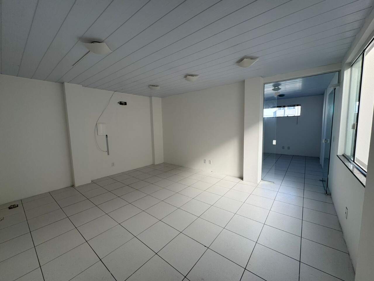 Sala Comercial para aluguel no Kobrasol: 