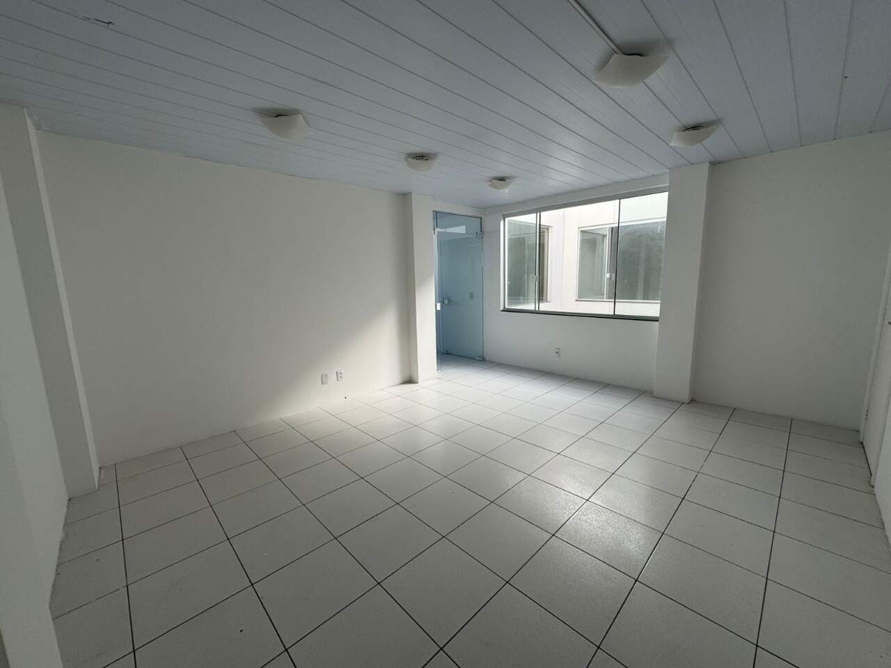 Sala Comercial para aluguel no Kobrasol: 