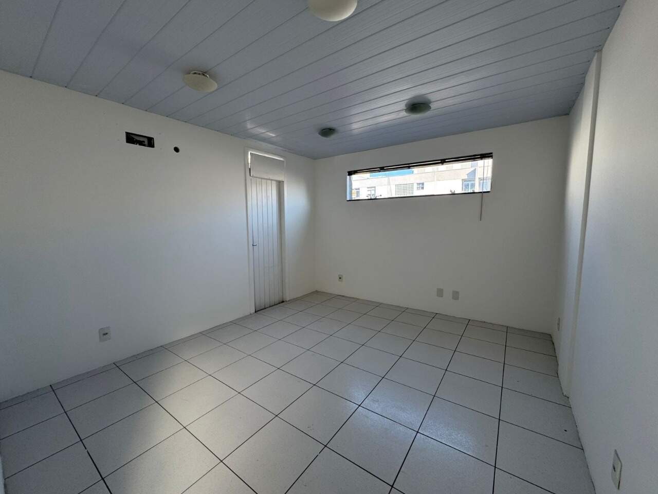 Sala Comercial para aluguel no Kobrasol: 