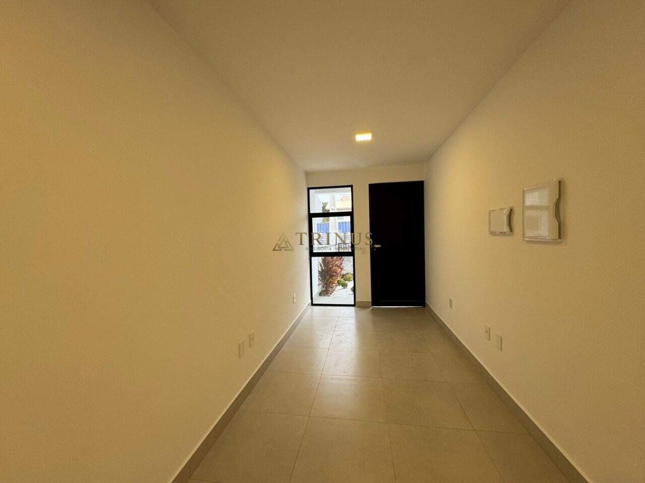Casa à venda no Forquilhas: 
