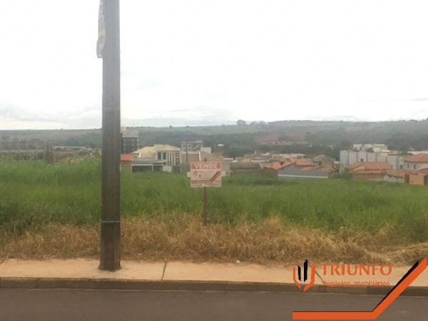 Lote à venda no JK: 