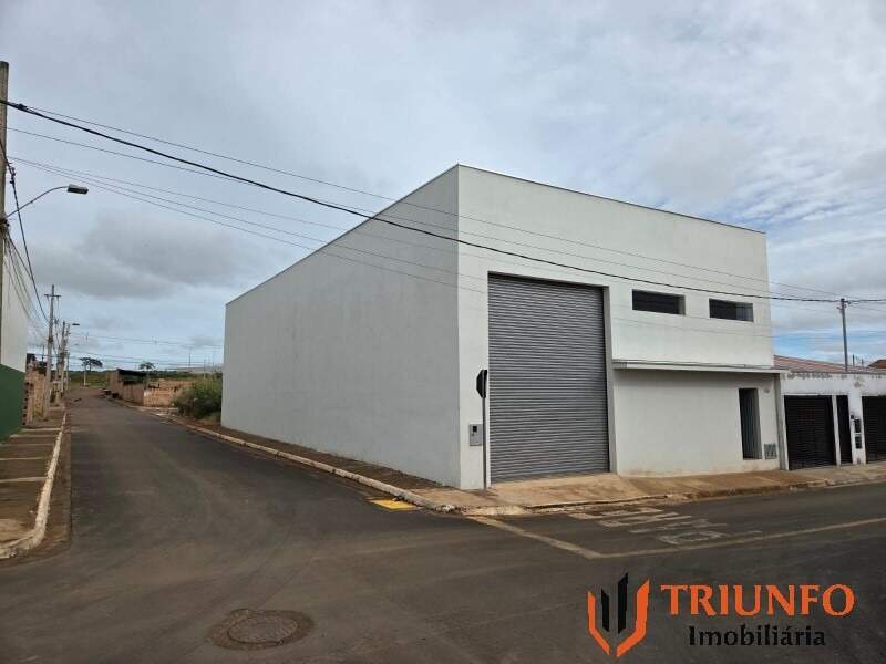 Galpão à venda no Geraldo Nunes: 