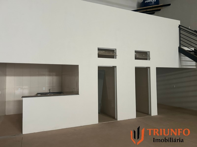 Galpão à venda no Geraldo Nunes: 