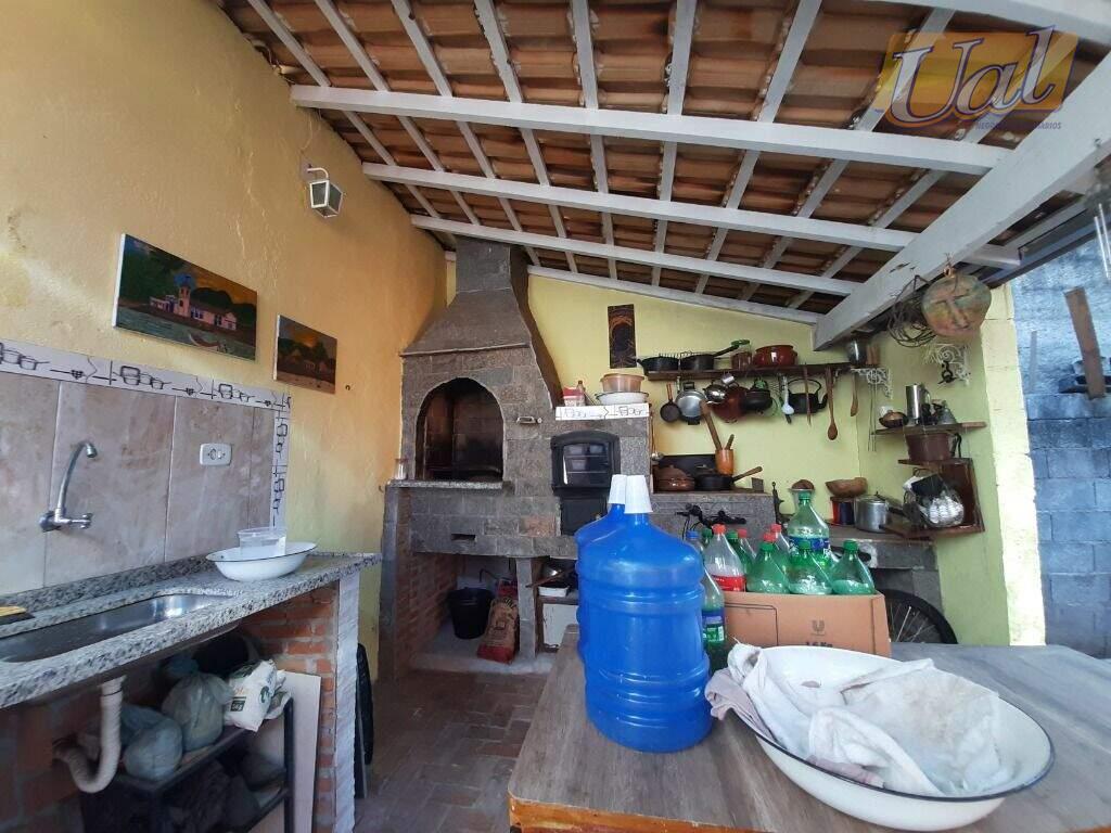 Casa com 3 quartos, 2 banheiros e 2 vagas no bairro Jardim das Palmeiras em Atibaia por apenas 500.000,00: 