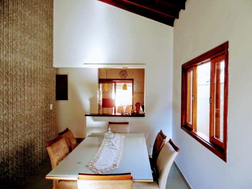 Casa à venda no Portal dos Pássaros I: 