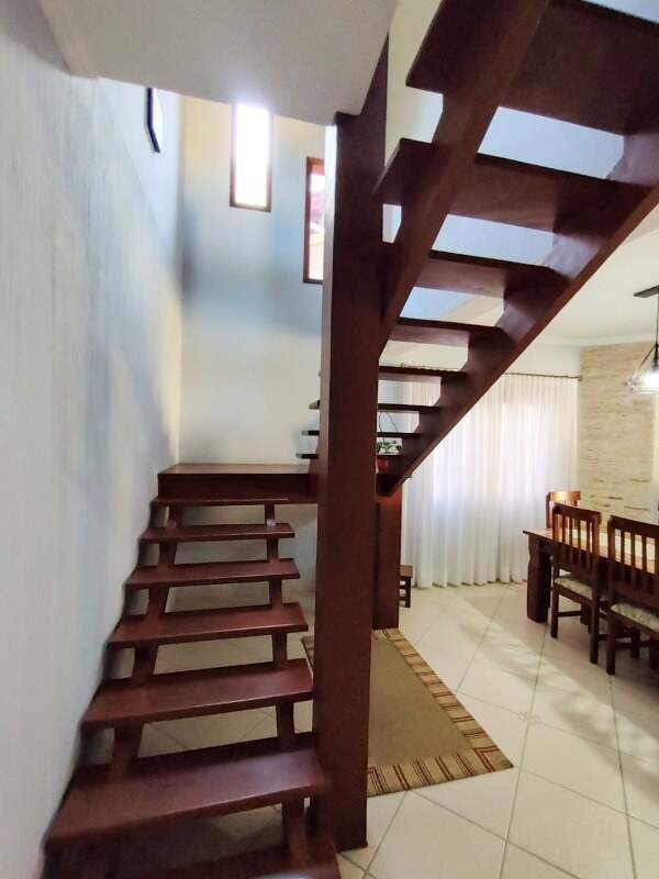 Casa à venda no Portal dos Pássaros: 