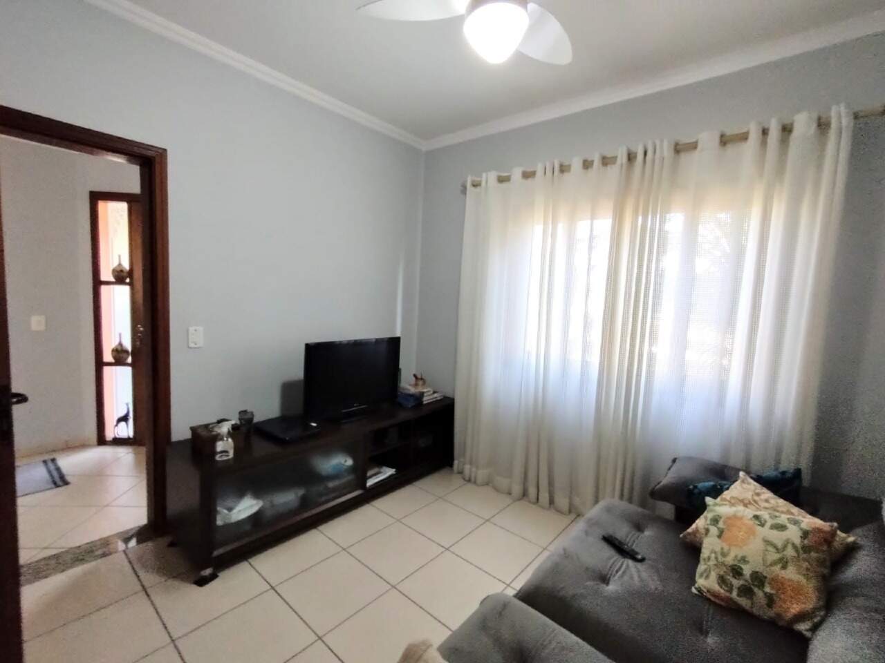 Casa à venda no Portal dos Pássaros: 