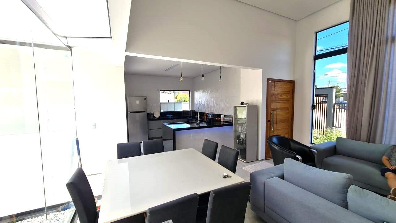 Casa à venda no Portal Ville Jardins: 