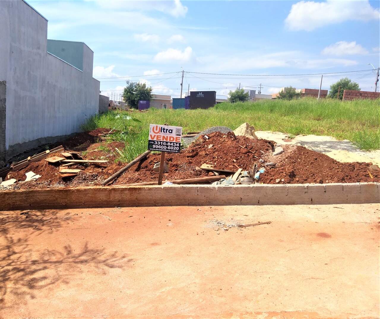 Terreno à venda no Portal Ville Jardins: 