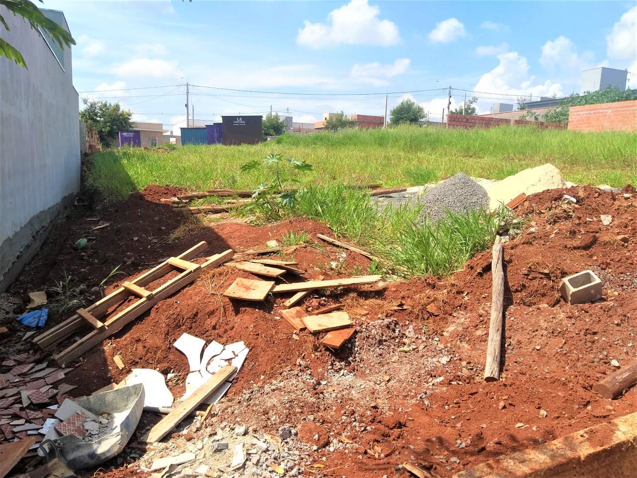 Terreno à venda no Portal Ville Jardins: 