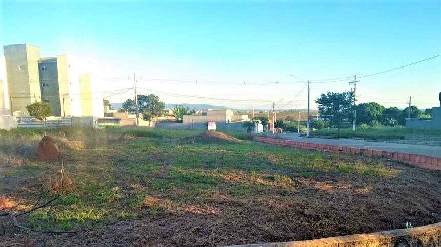 Terreno à venda no Chácara Libronici: 