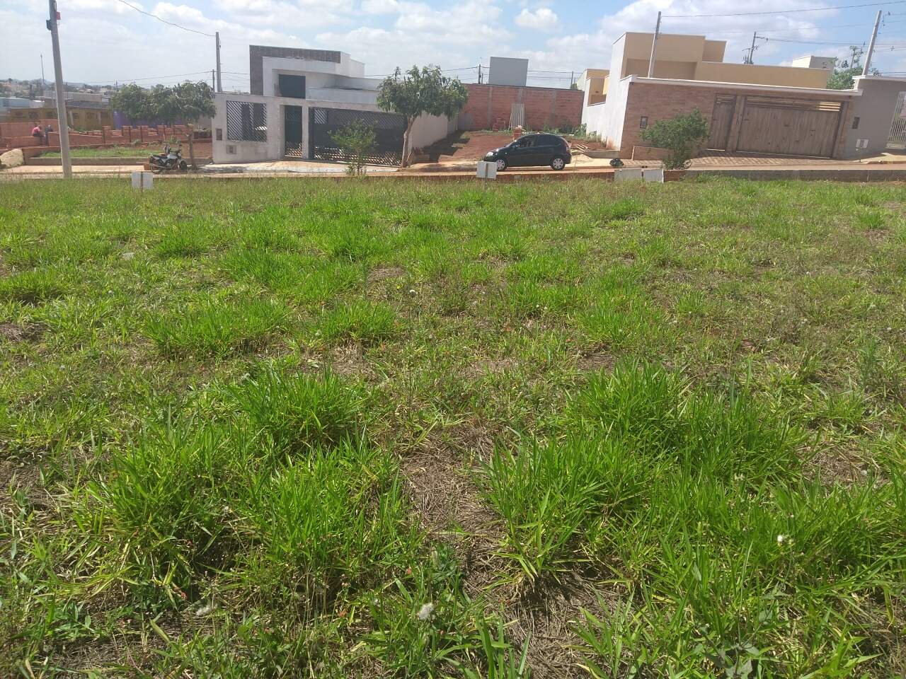 Terreno à venda no Portal Ville Jardins: 