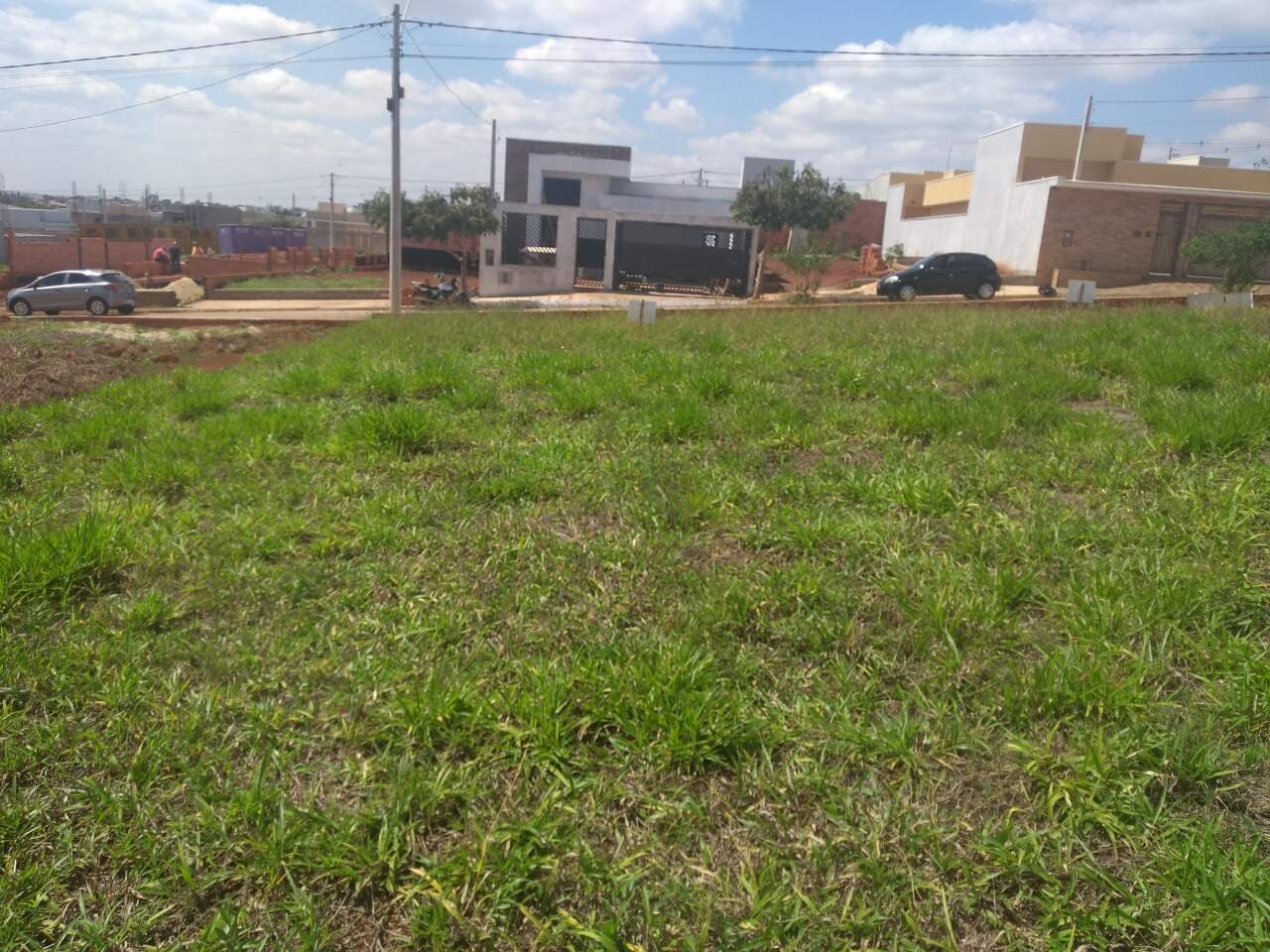 Terreno à venda no Portal Ville Jardins: 