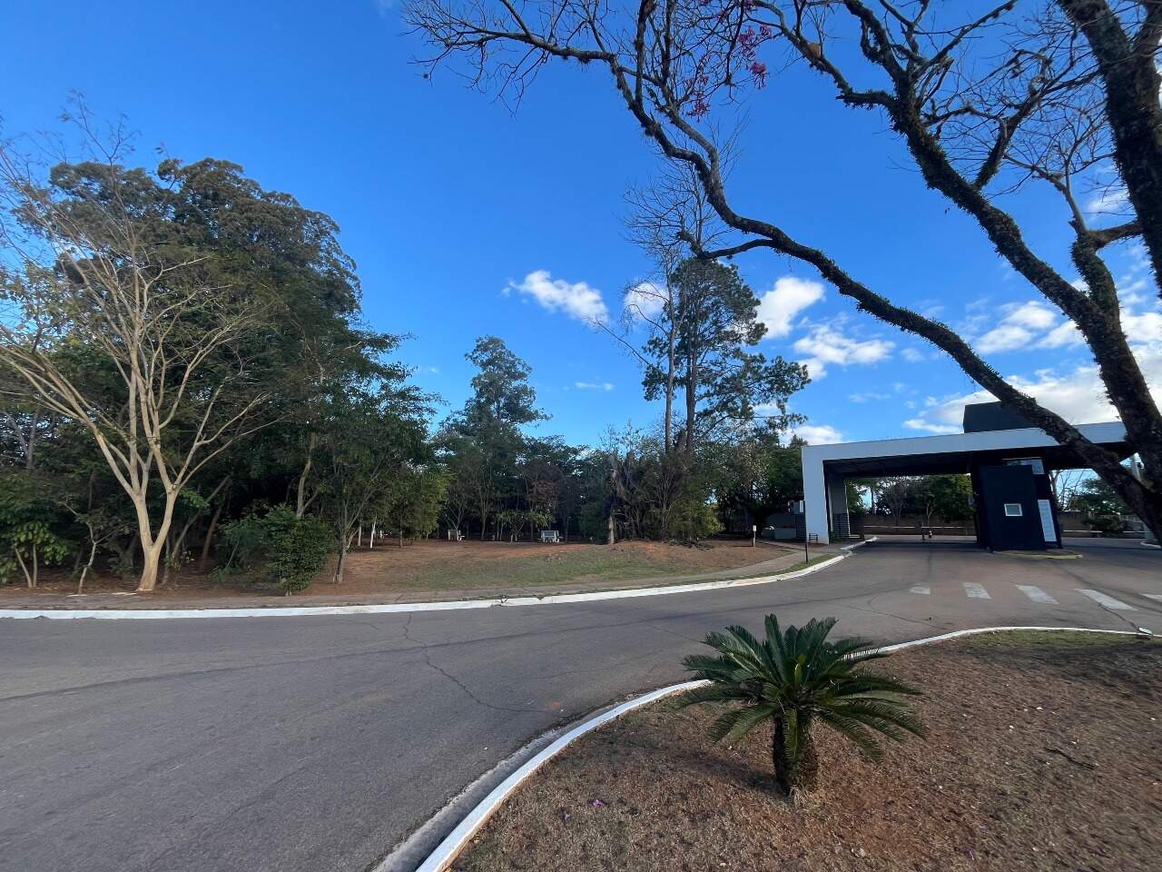 Terreno à venda no Tropicália Garden: 