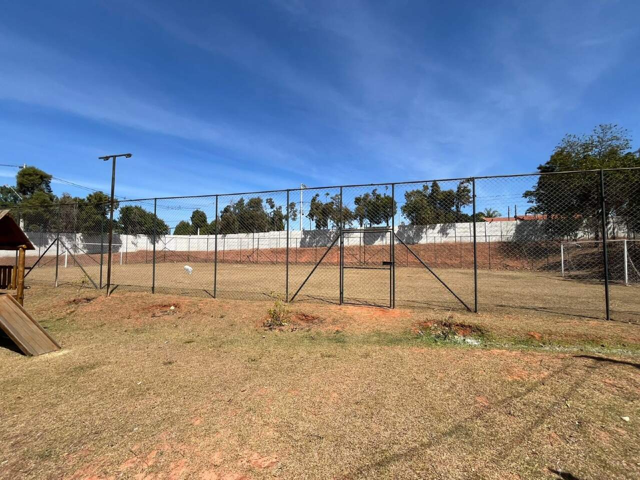 Terreno à venda no Tropicália Garden: 