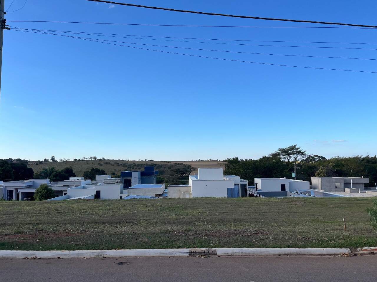 Terreno à venda no Tropicália Garden: 