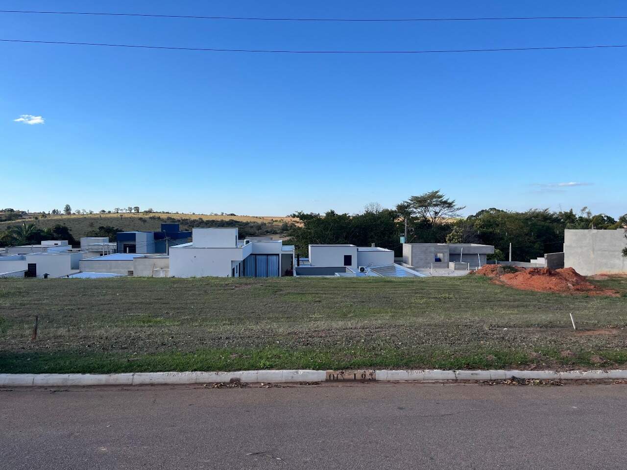 Terreno à venda no Tropicália Garden: 