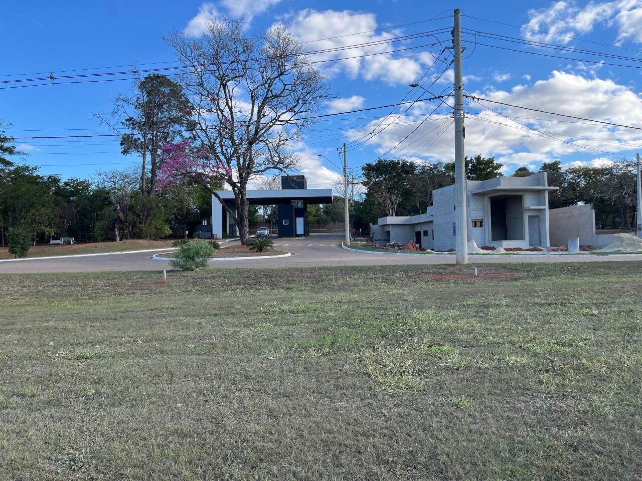 Terreno à venda no Tropicália Garden: 