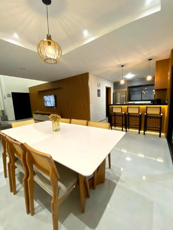 Casa à venda no Portal Ville Jardins: 