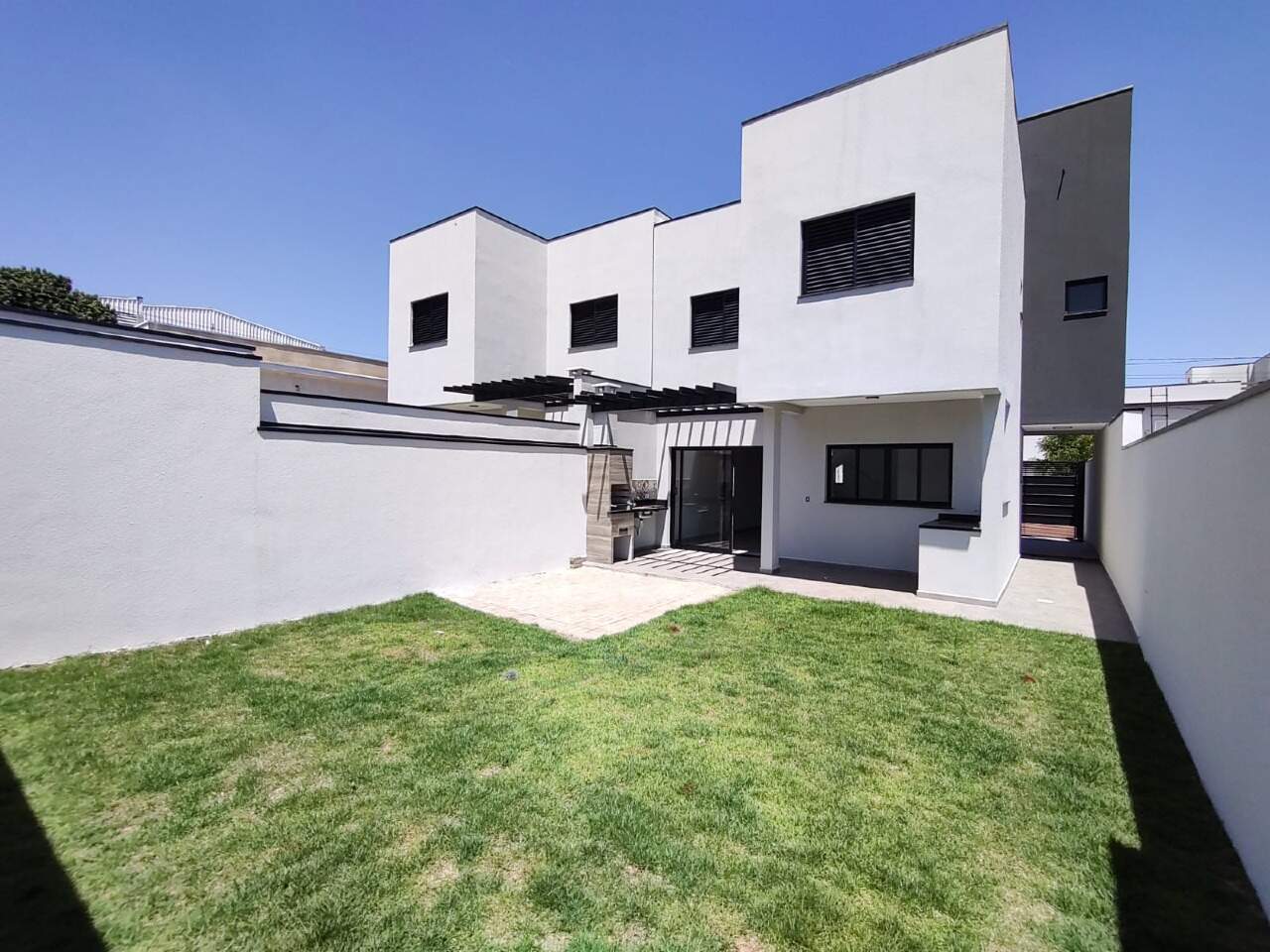 Casa à venda no Portal Ville Jardins: 