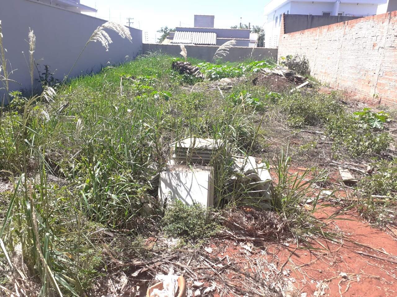 Terreno à venda no Portal Ville Azaleia: 