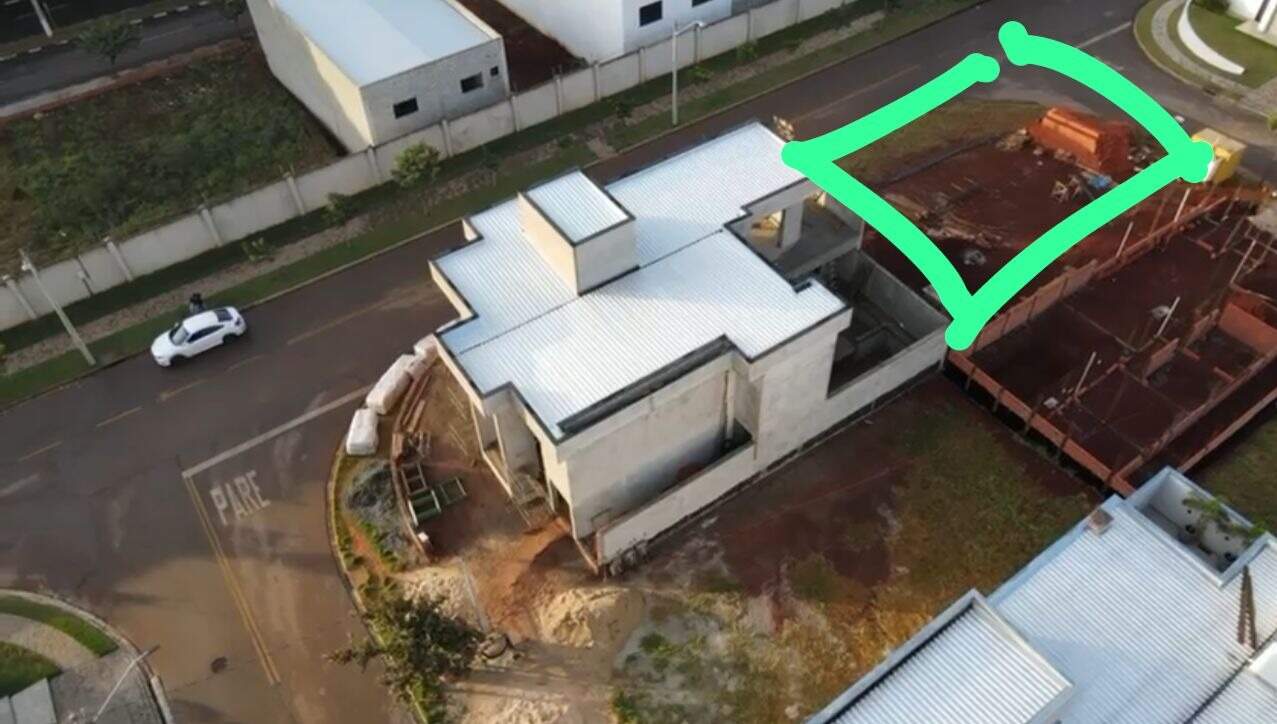 Terreno à venda no Portal Ville Jardins: 