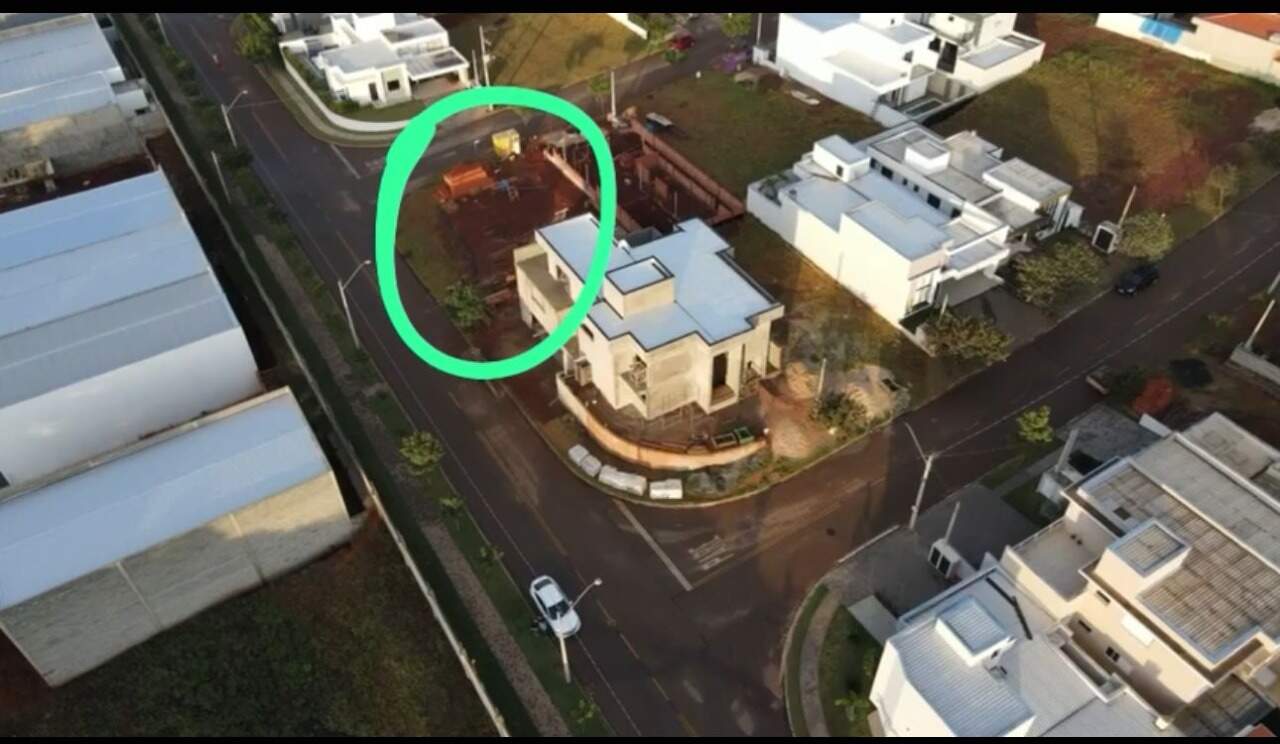 Terreno à venda no Portal Ville Jardins: 