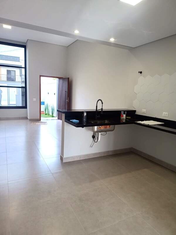 Casa à venda no Portal Ville Jardins: 