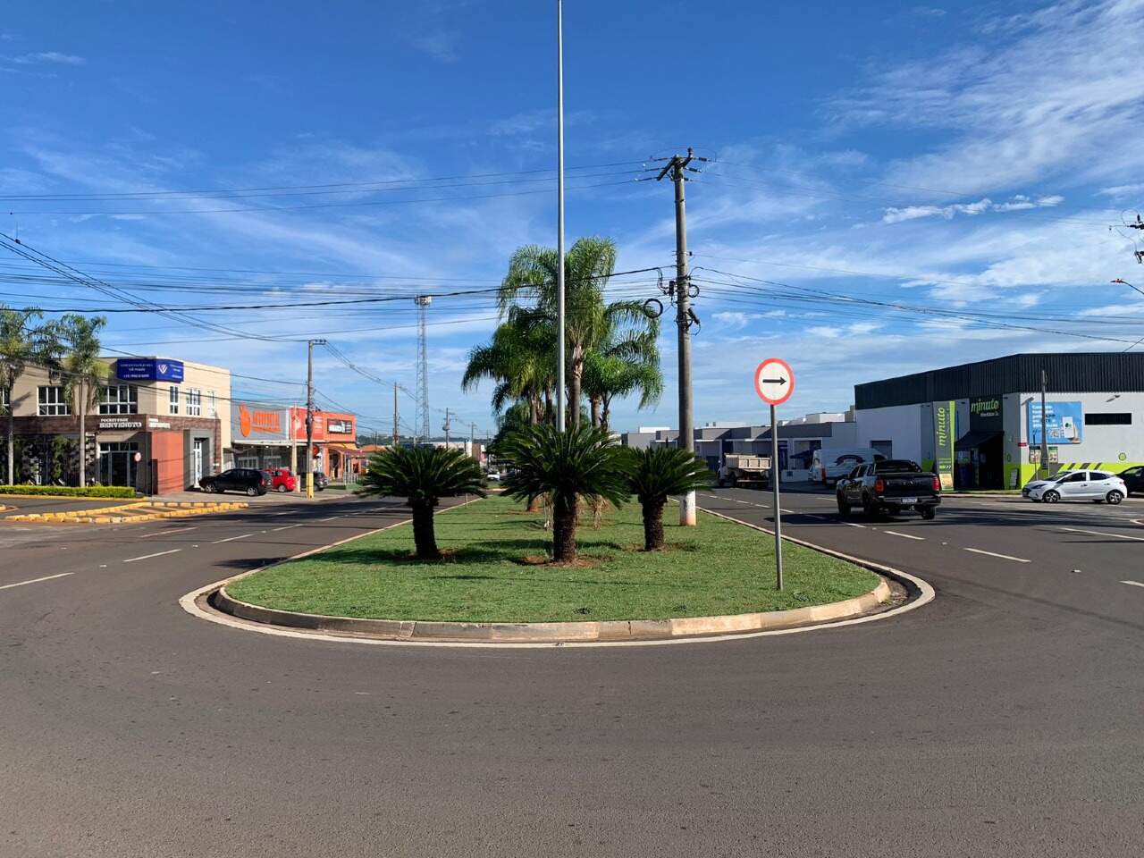 Sala para aluguel no Portal Ville Gardenia: 