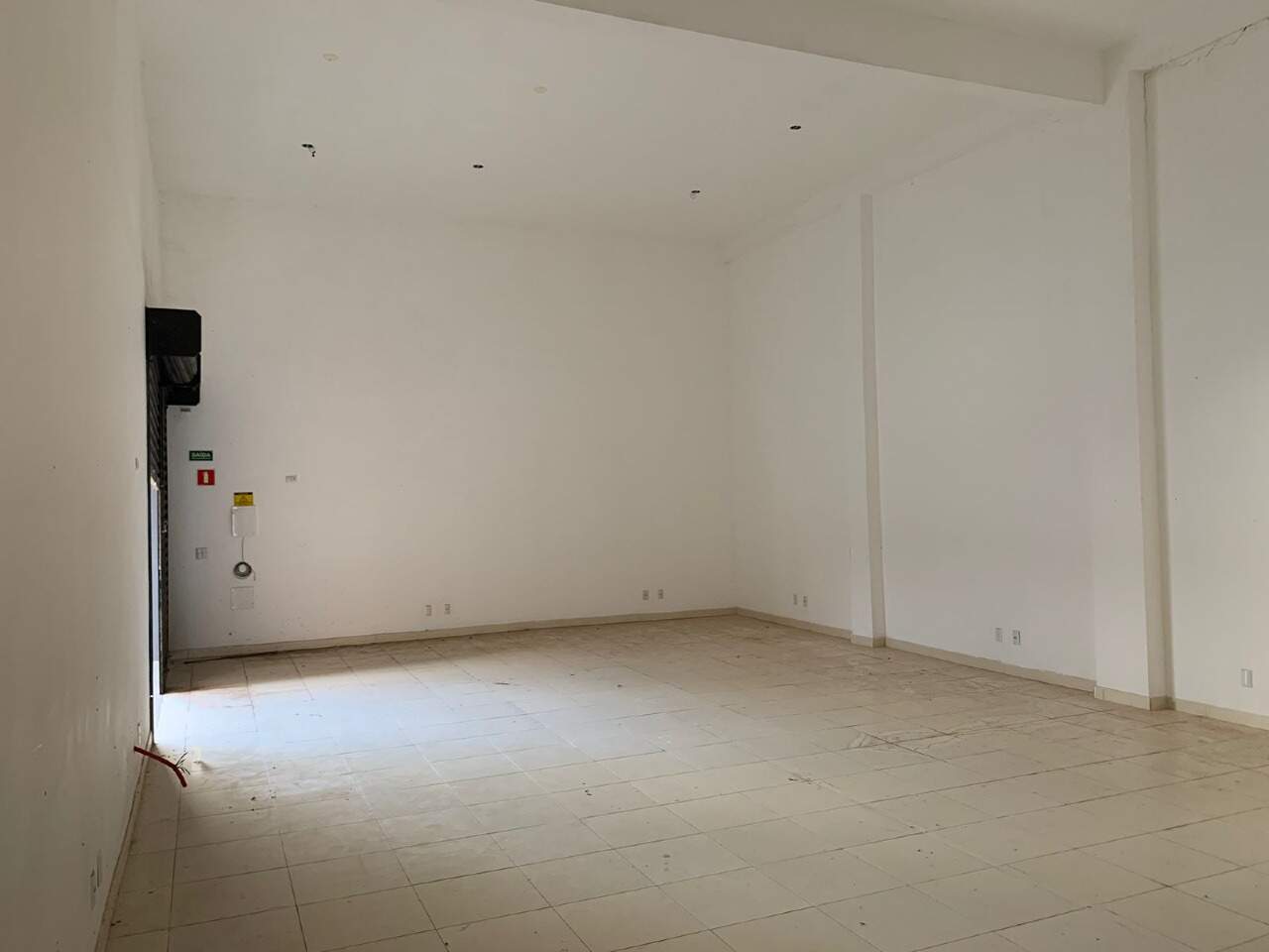 Sala para aluguel no Portal Ville Gardenia: 