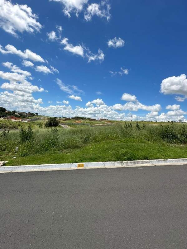 Terreno à venda no Loteamento Reserva dos Ipês: 