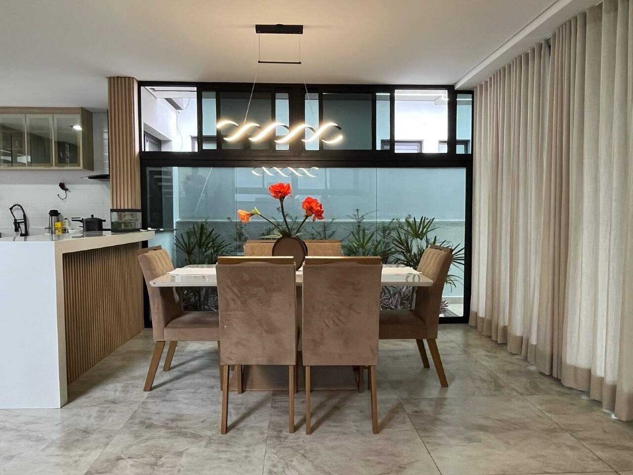 Casa à venda no Portal Ville Jardins: 