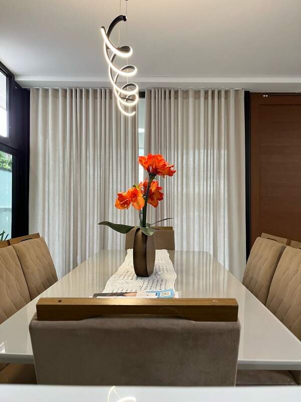 Casa à venda no Portal Ville Jardins: 