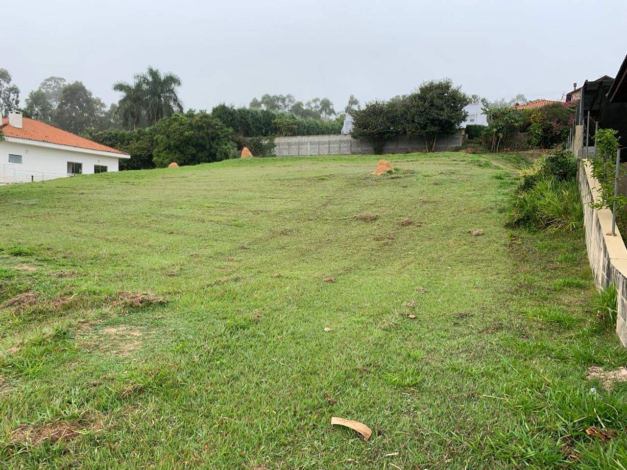 Terreno em condomínio à venda no Residencial Saint Claire: 