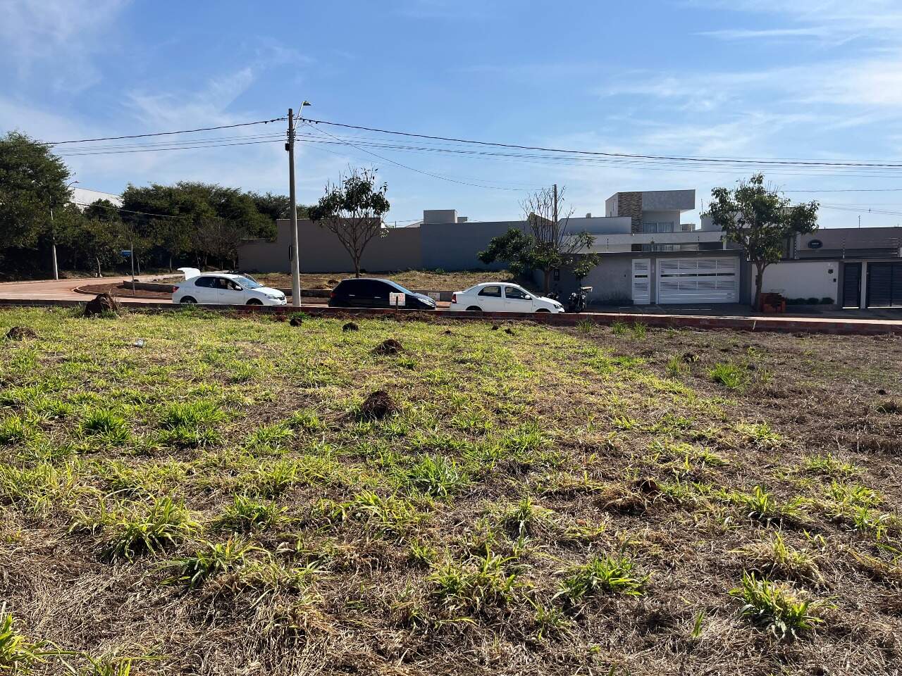 Terreno à venda no Portal Ville Jardins: 