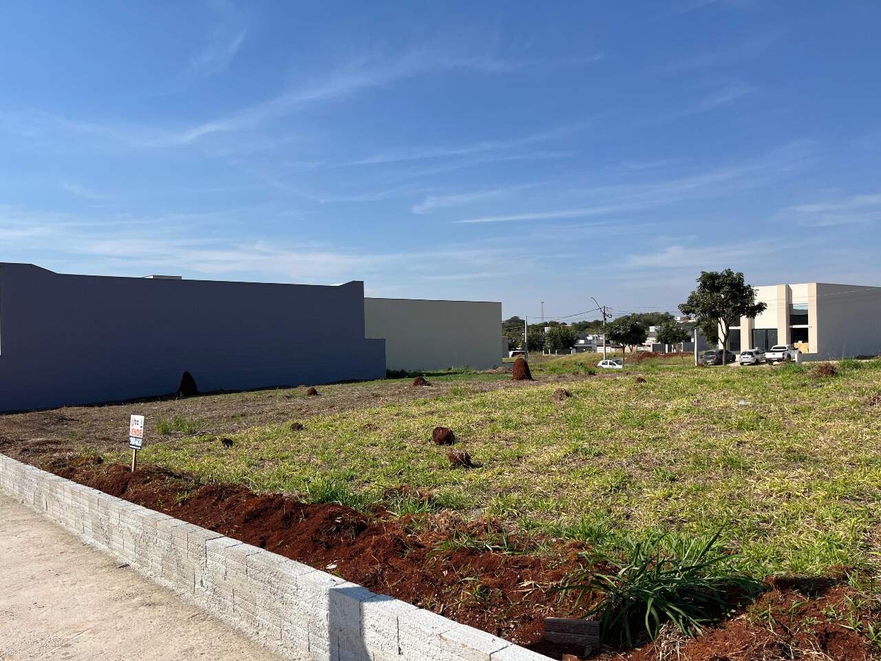 Terreno à venda no Portal Ville Jardins: 