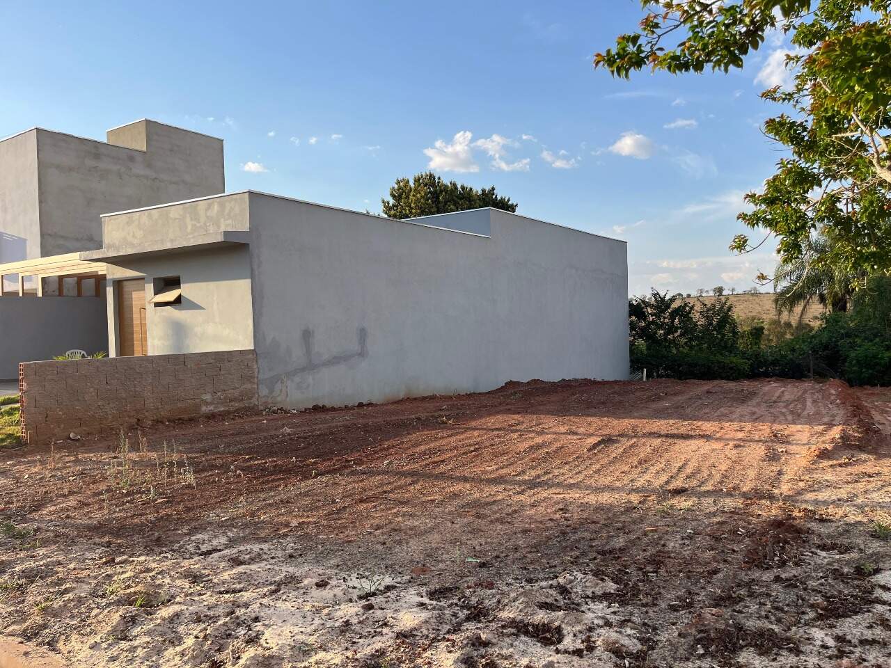 Terreno à venda no Tropicália Garden: 