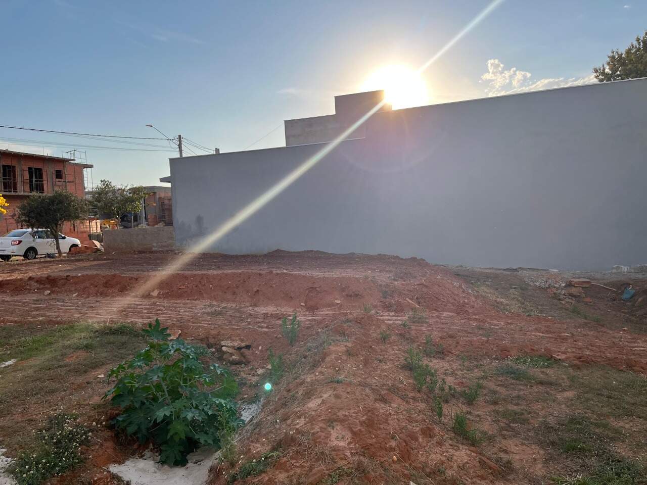 Terreno à venda no Tropicália Garden: 