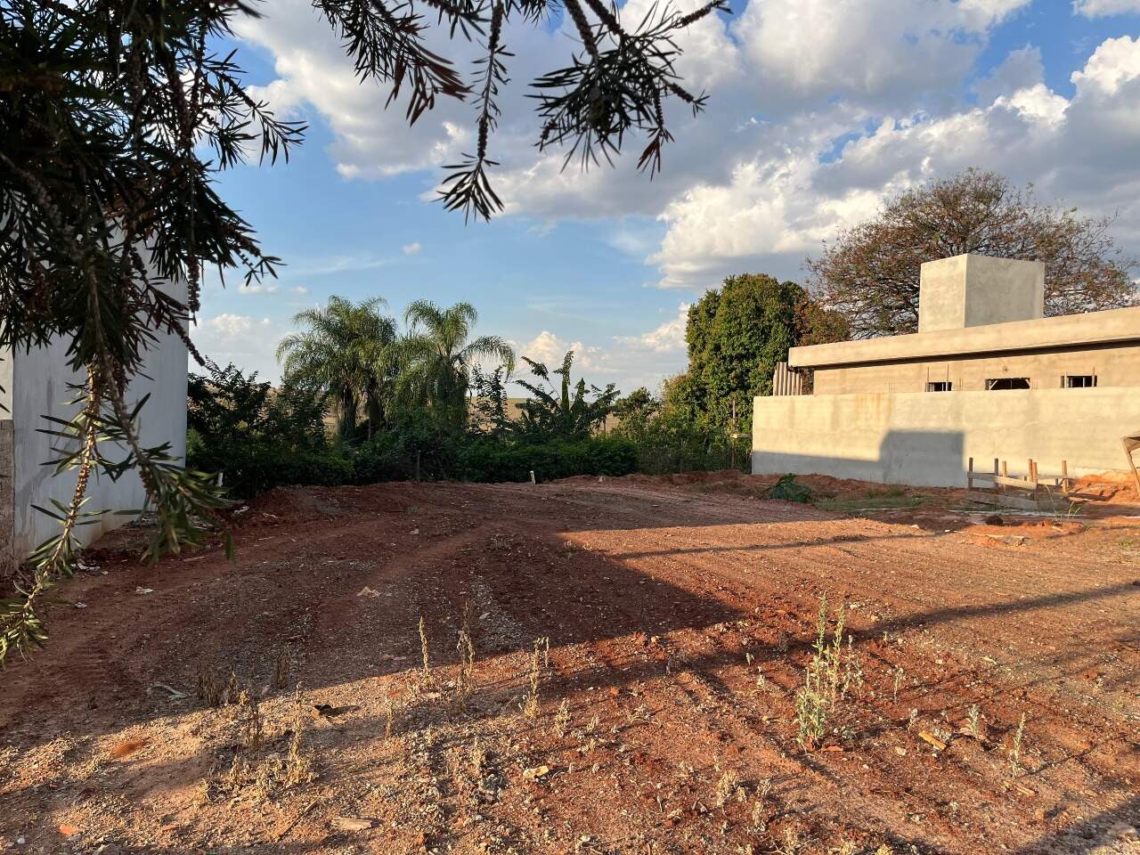 Terreno à venda no Tropicália Garden: 