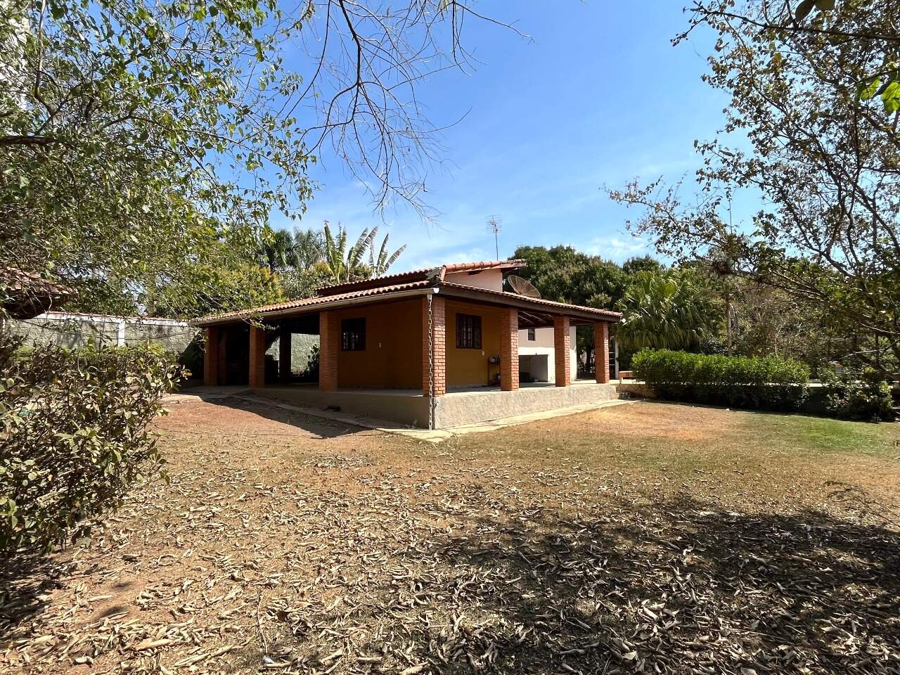 Chácara à venda no Jardim Santa Adélia: 