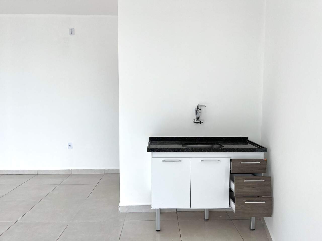 Sala para aluguel no Portal dos Pássaros I: 