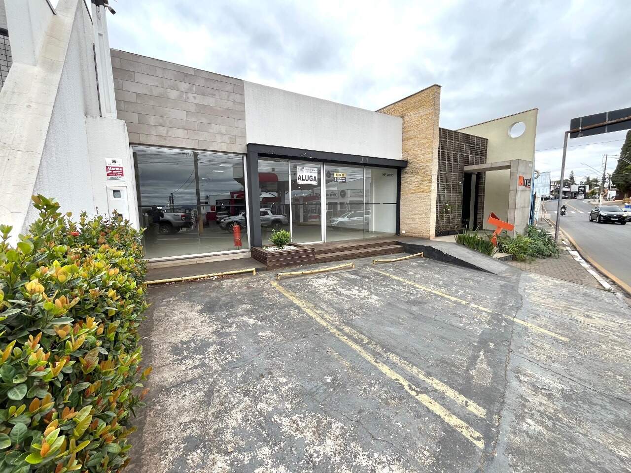 Salão para aluguel no Águia da Castelo: 