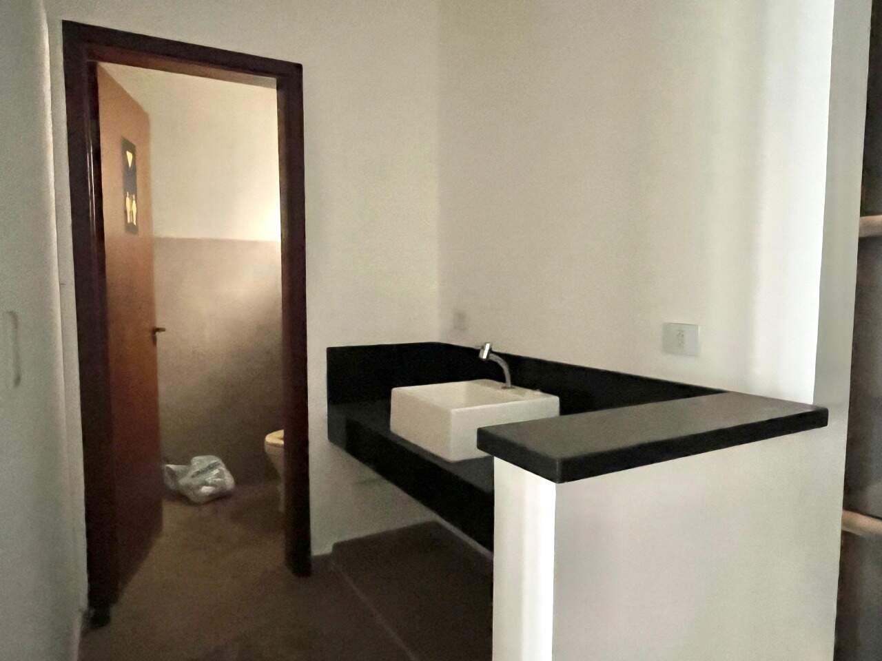 Salão para aluguel no Águia da Castelo: 