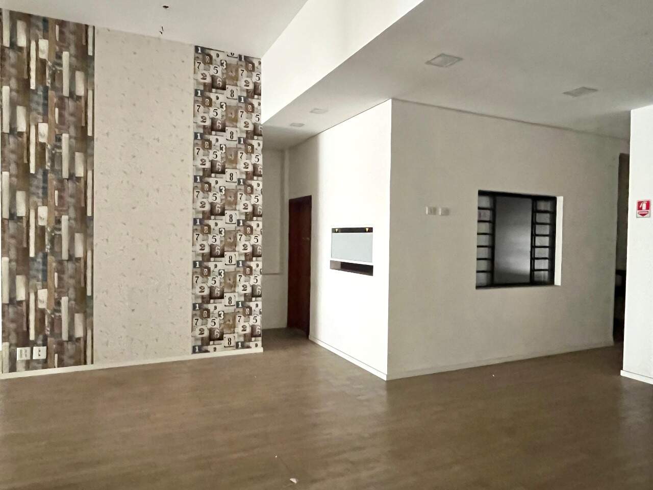 Salão para aluguel no Águia da Castelo: 