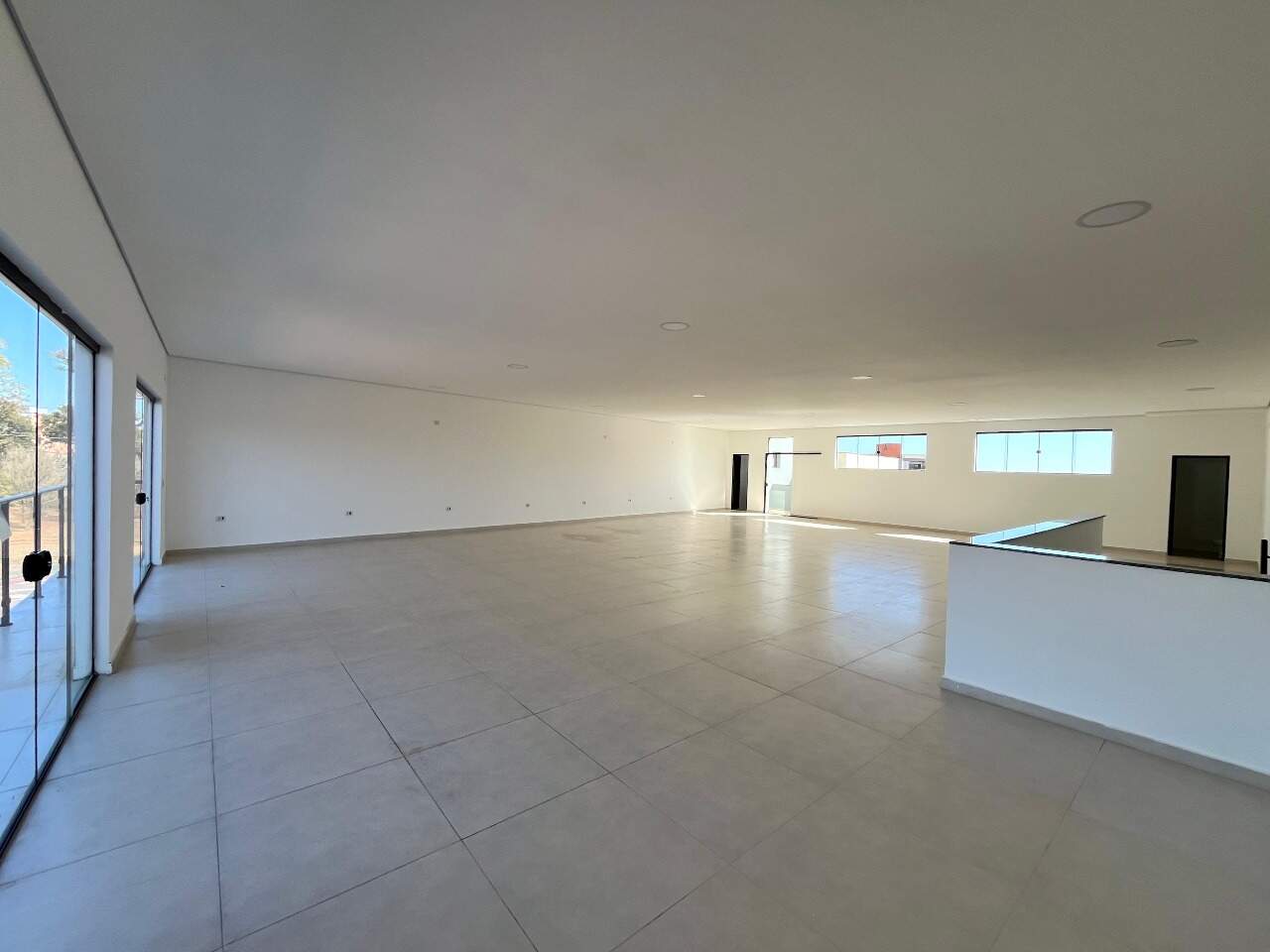 Sala para aluguel no Portal Ville Azaleia: 