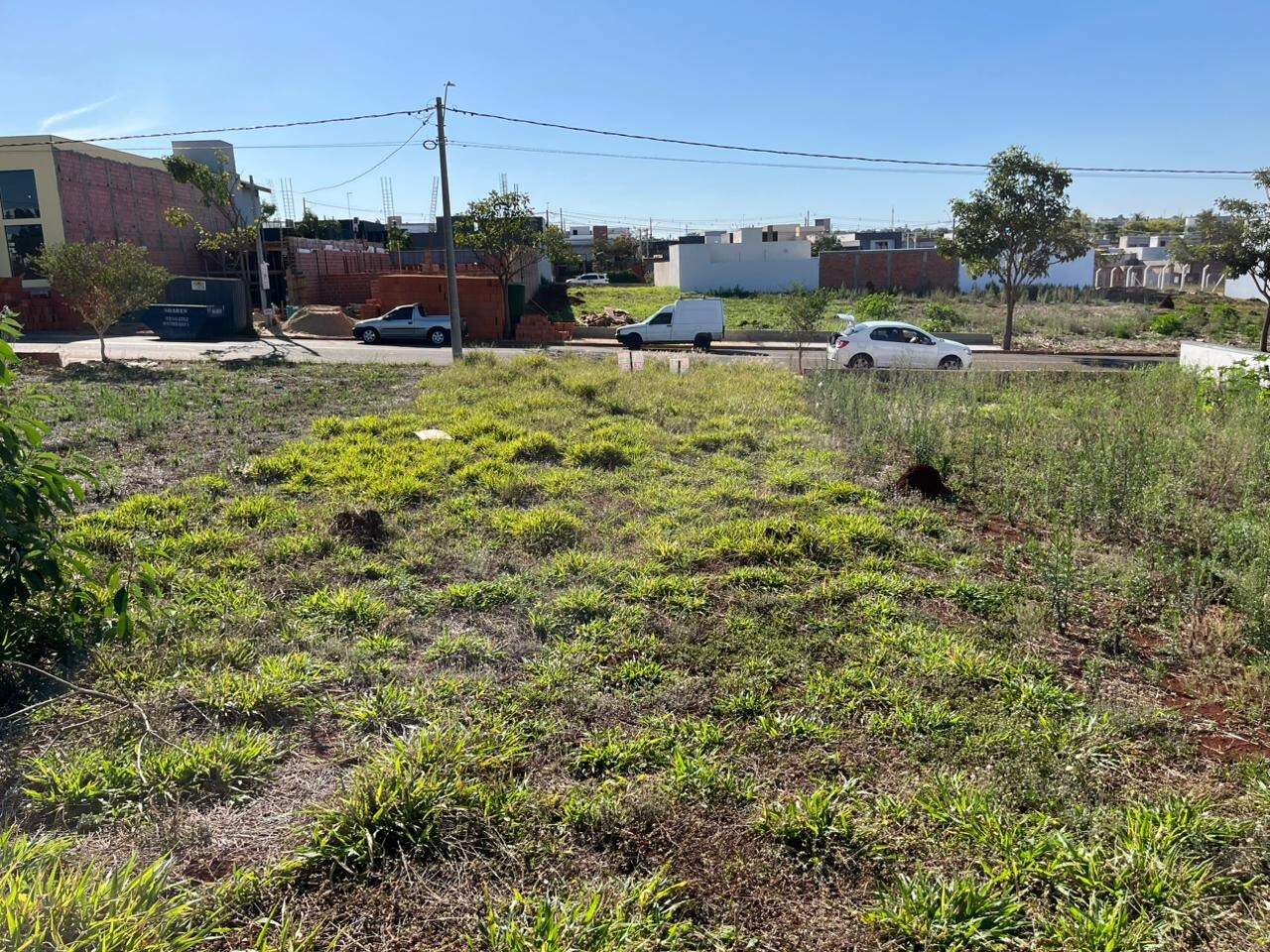 Terreno à venda no Portal Ville Jardins: 