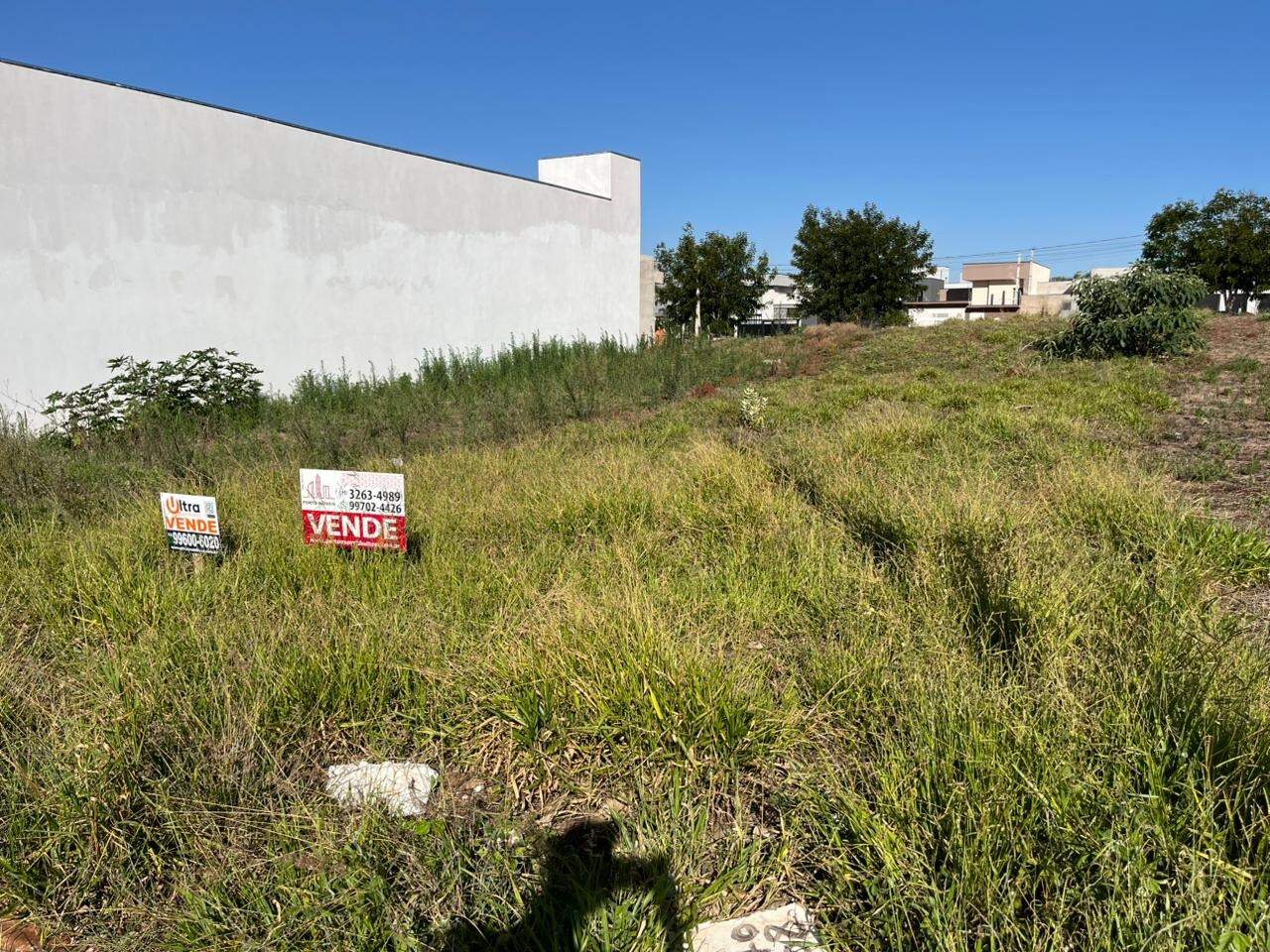 Terreno à venda no Portal Ville Jardins: 