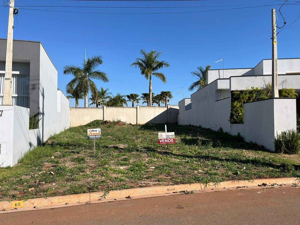 Terreno à venda no Portal Ville Jardins: 